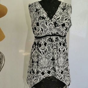 B2G1 New Direction black and white top